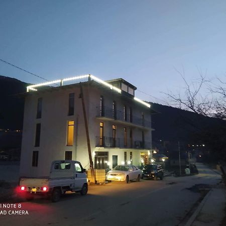 Hotel Marliza Местия Екстериор снимка