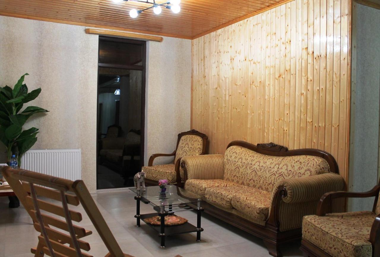 Hotel Marliza Местия Екстериор снимка