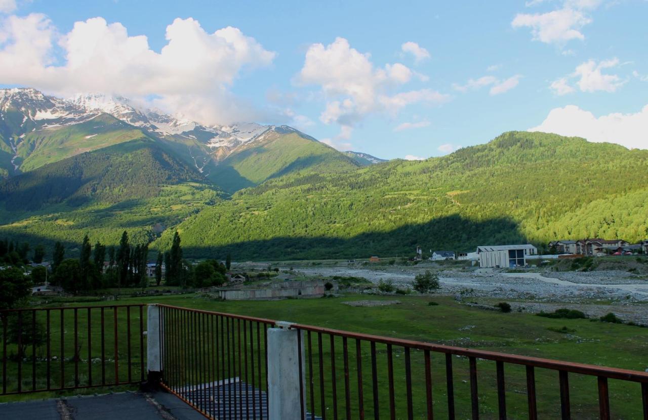 Hotel Marliza Местия Екстериор снимка