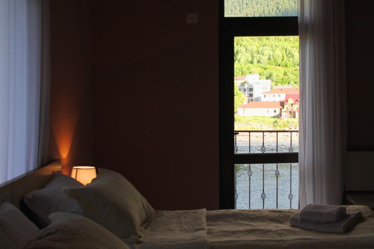 Hotel Marliza Местия Екстериор снимка