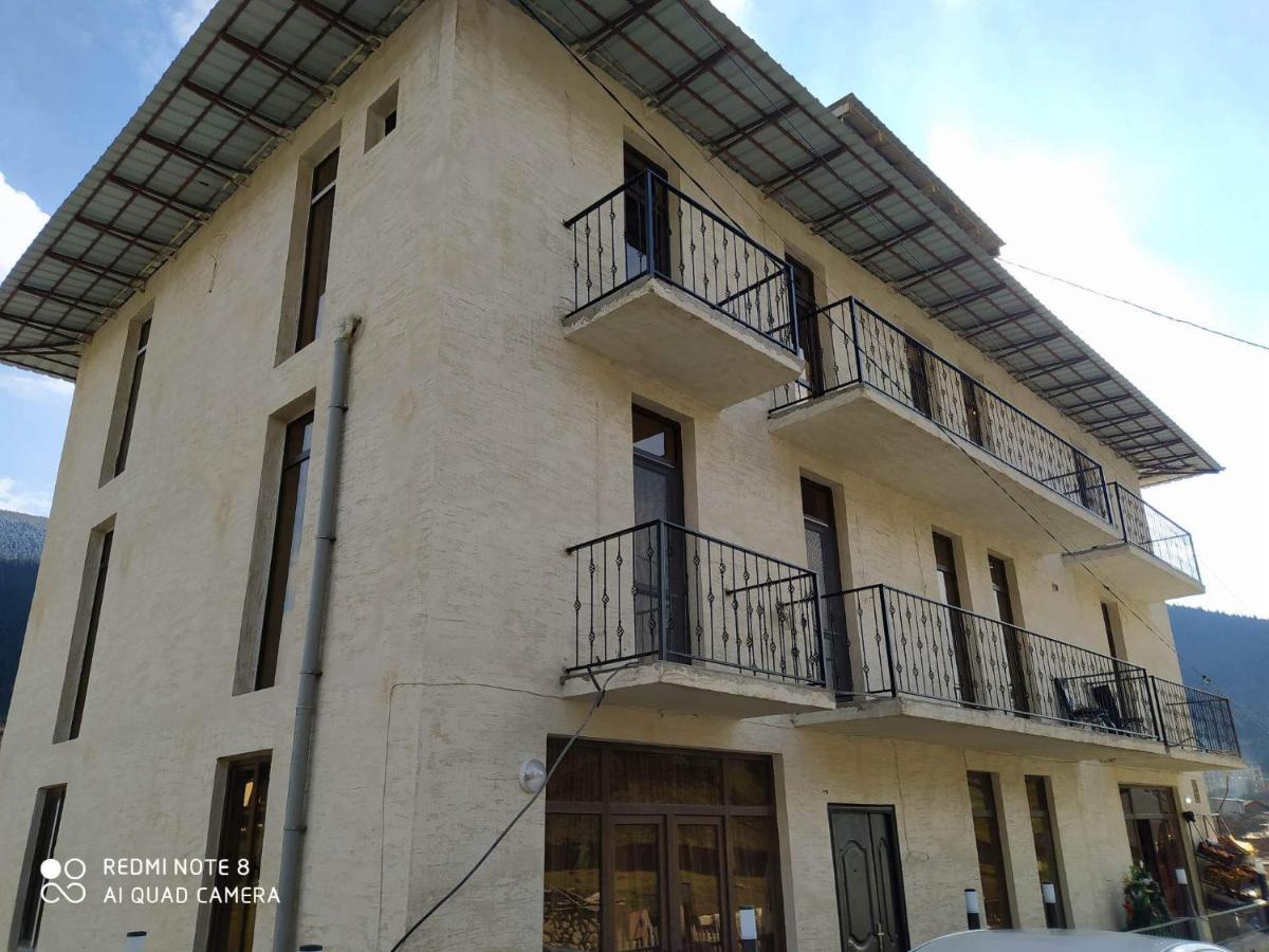 Hotel Marliza Местия Екстериор снимка