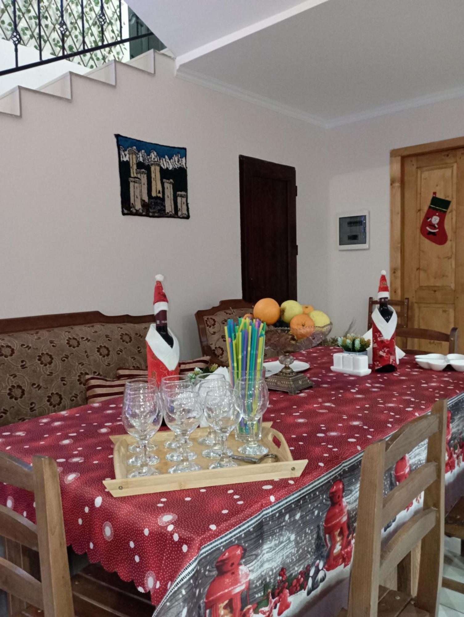 Hotel Marliza Местия Екстериор снимка