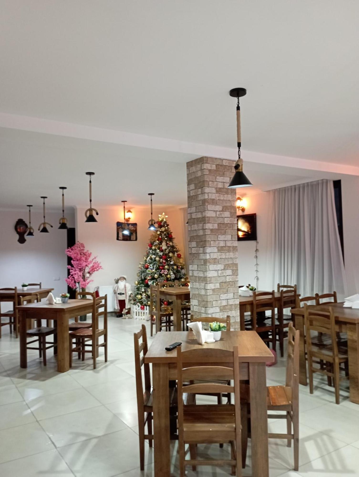 Hotel Marliza Местия Екстериор снимка